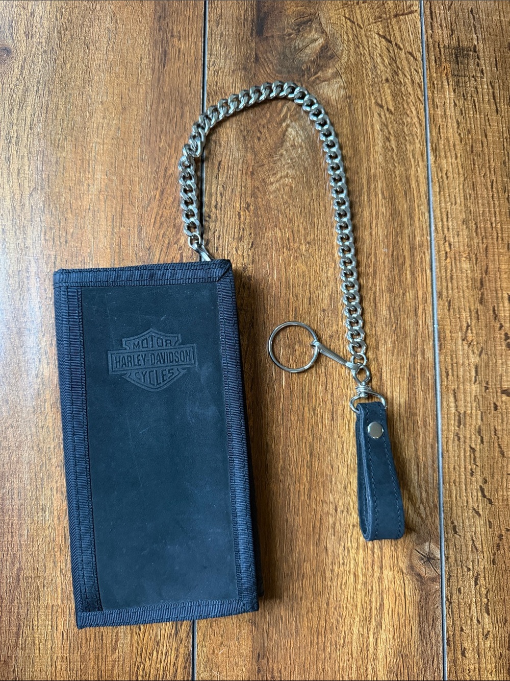 Harley-Davidson Black Trifold Wallet with Silver Chain and Key Ring